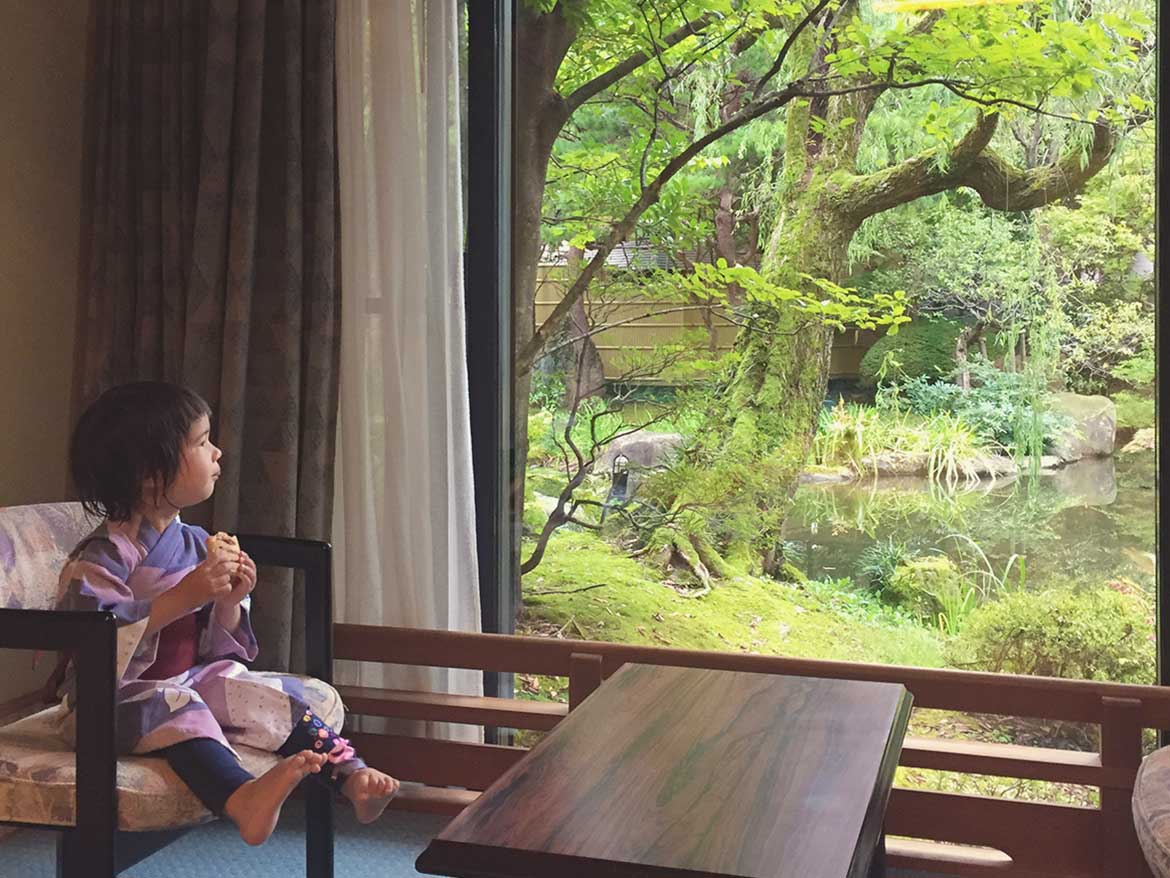 Japan Travel Guide for Young Families | 7 Locals' Tips to ensure a wonderful, stress-free family vacation in Japan.