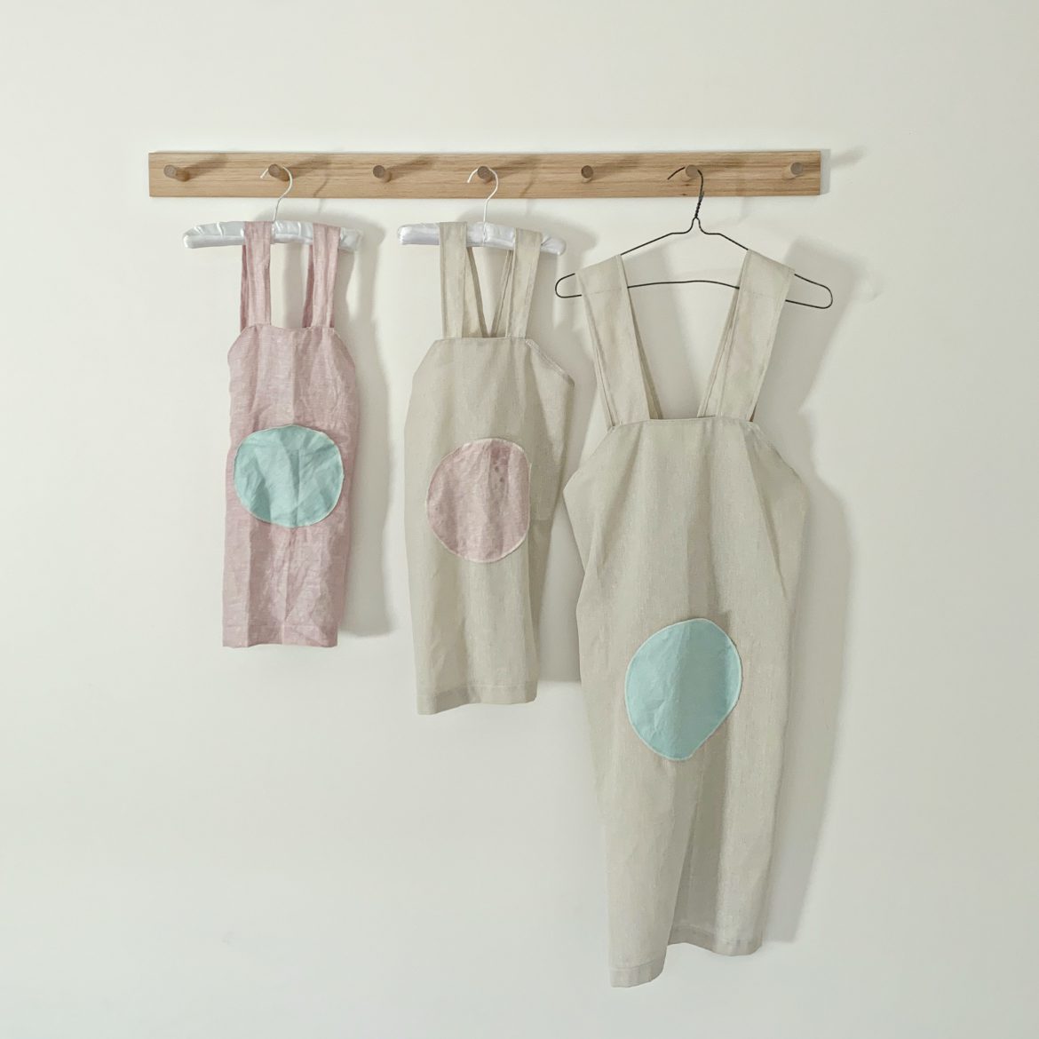Cross Back Apron Pattern | Japanese Apron Pattern | Linen Apron This apron sewing pattern for adults and kids comes in 6 sizes. It’s perfect in linen, cotton and other mid weight fabrics. Buy the pattern at: https://shop.sewinlove.com.au/products/moon-cross-back-apron-pattern